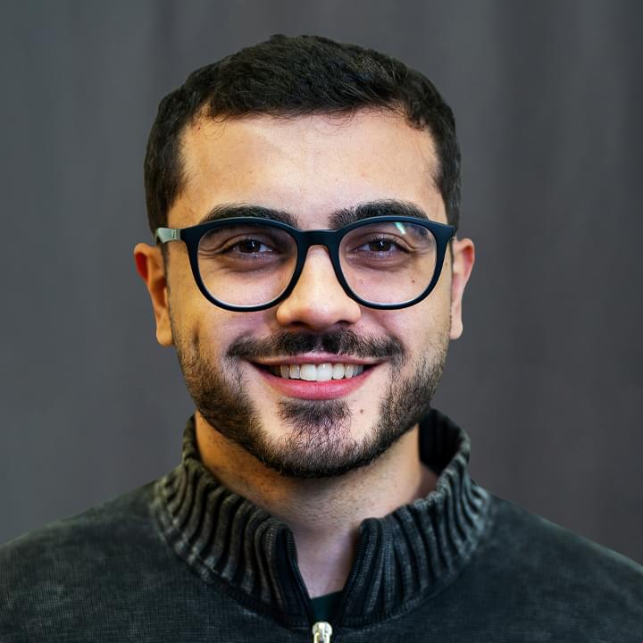 Lucas V.